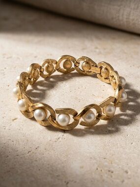 Vintage Crown Trifari Gold-Tone Faux Pearl Interlocking Link Bracelet